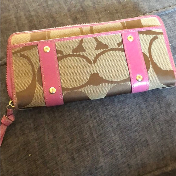 Coach Wallet - Picture 4 of 6